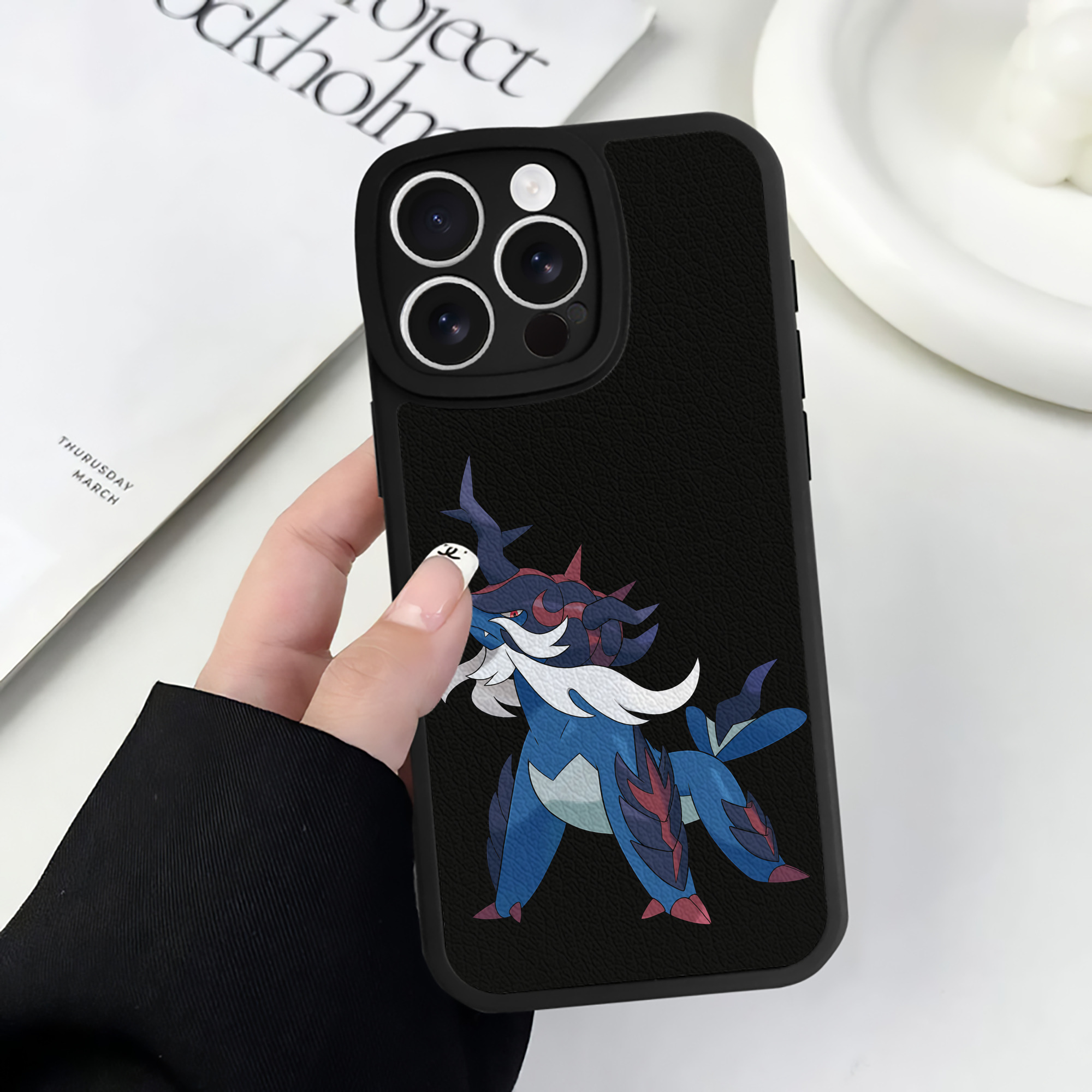 （画像用） ポケットモンスター Pokémon 【iPhone 16シリーズ対応】シリコンスマホケース（レザー調） 材質：シリコン